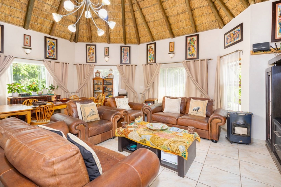 5 Bedroom Property for Sale in Melodie North West